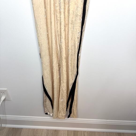 Free People We Are HAH Jump On It Velvet Jumpsuit In Almond Milk Size Small New - Picture 8 of 16